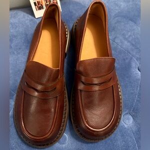 Elegant Brown Leather Loafers for Women
